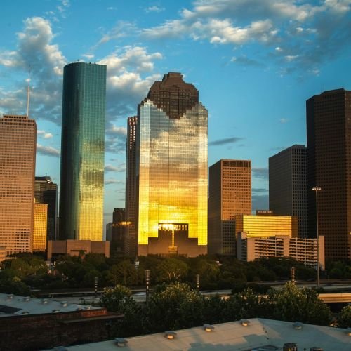 5 Key Signs of Effective Social Media Marketing for Compass Realtors in Houston TX